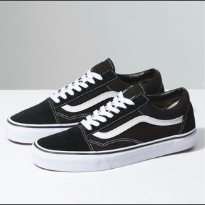 “Old Skool” black vans
